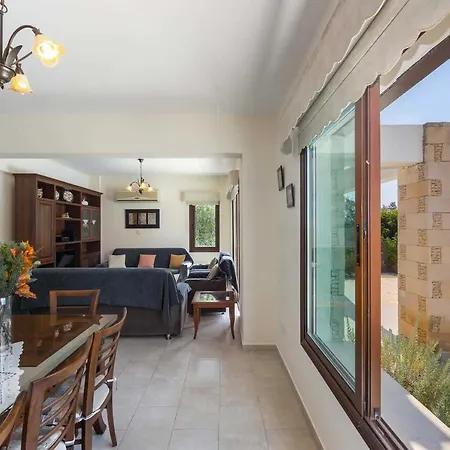 Villa Akis Argaka