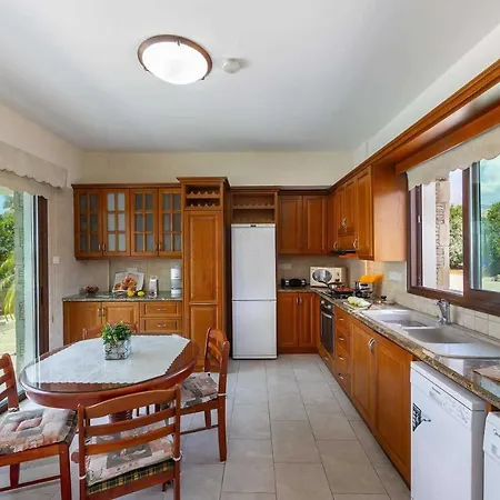 Villa Akis *