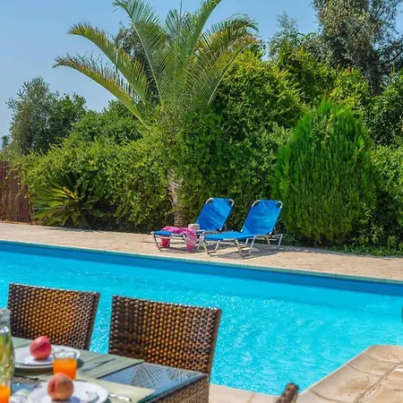 Akis Villa