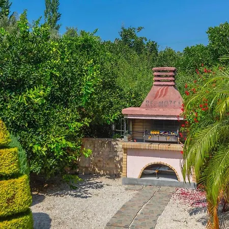 Villa Akis Argáka