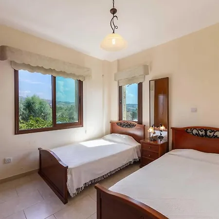 Akis Villa Argáka